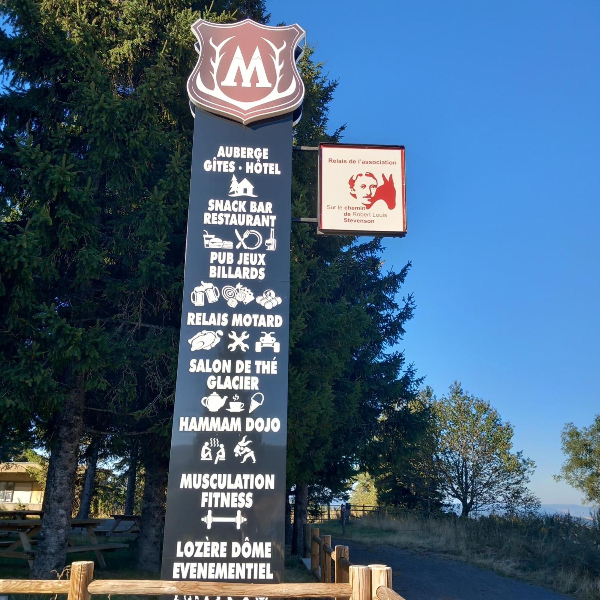 Montlo Relais Des Cerfs Hotel Cubieres Bagian luar foto