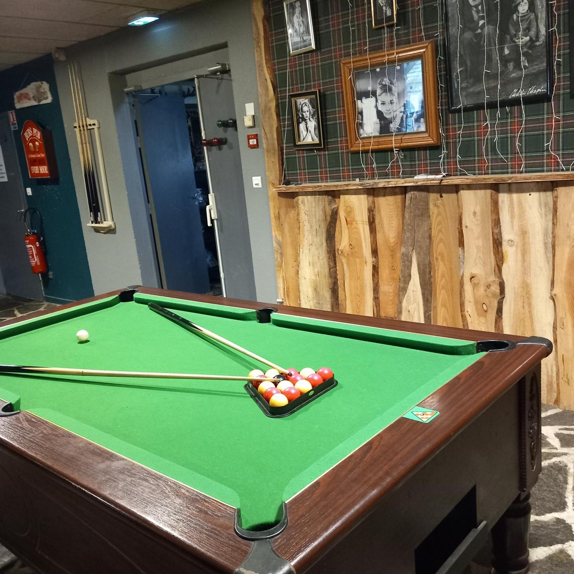 Montlo Relais Des Cerfs Hotel Cubieres Bagian luar foto